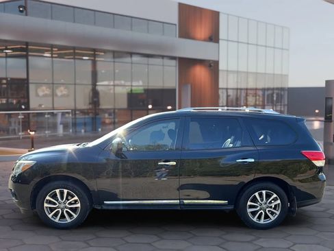 Used 2015 Nissan Pathfinder SL w/ SL Tech Package image 8