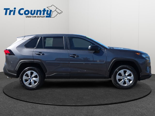 Certified 2022 Toyota RAV4 LE AWD/4WD image 9