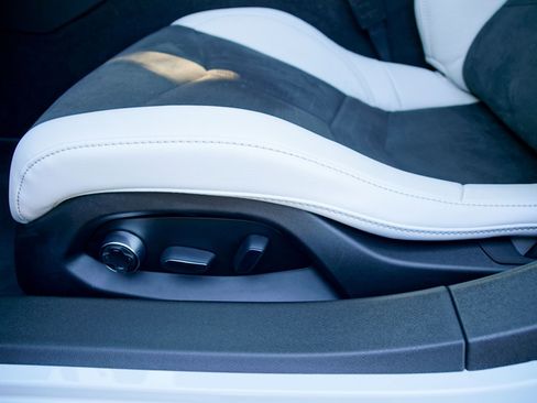 Used 2023 Chevrolet Corvette Stingray Premium Cpe w/ Z51 Performance Package image 29