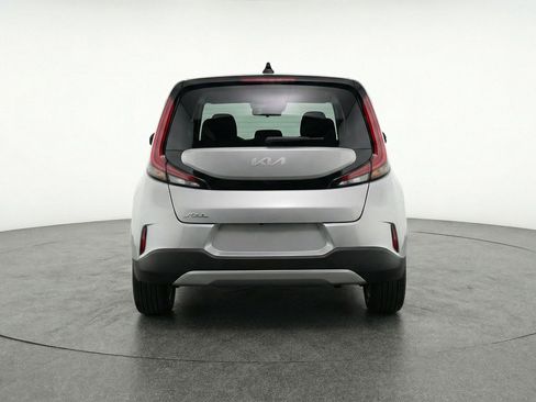 Used 2025 Kia Soul LX w/ LX Technology Package FWD image 7