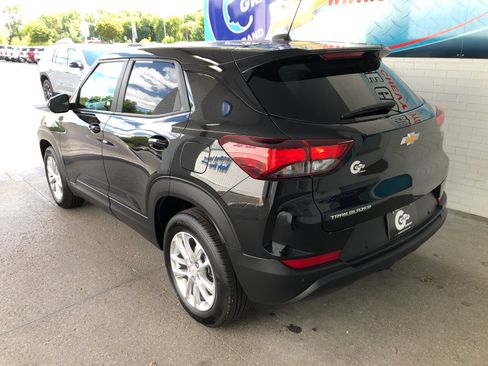 Used 2025 Chevrolet TrailBlazer LS w/ LS Convenience Package FWD image 6