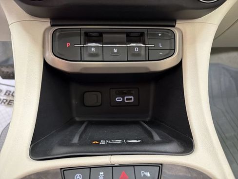 Certified 2021 GMC Acadia Denali w/ Denali Ultimate Package AWD/4WD image 20