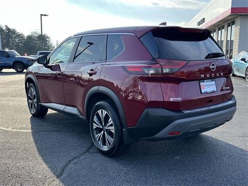 Used 2023 Nissan Rogue SV image 5