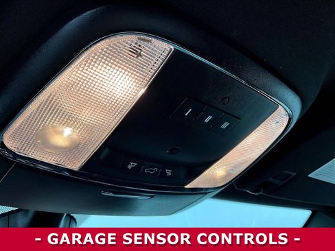 Used 2018 Jeep Grand Cherokee Altitude AWD/4WD image 39