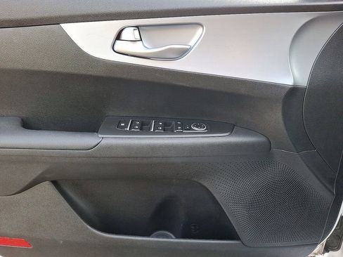 Used 2023 Kia Forte LXS w/ LXS Technology Package image 13