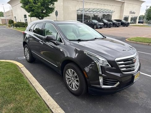 Used 2019 Cadillac XT5 Luxury AWD/4WD image 2