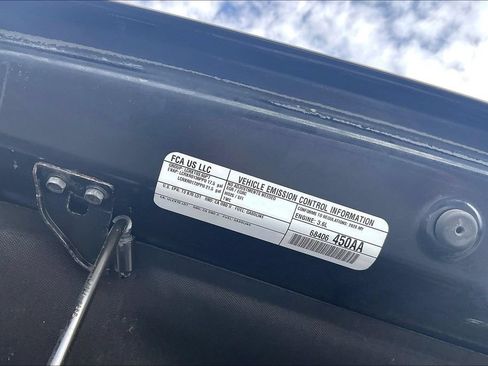 Used 2020 Jeep Wrangler Unlimited Sahara AWD/4WD image 30