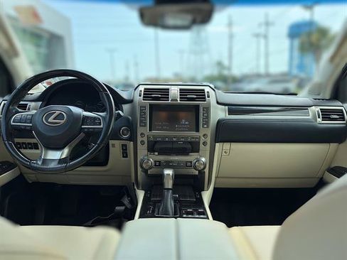 Used 2020 Lexus GX 460 Premium w/ Premium Package AWD/4WD image 13