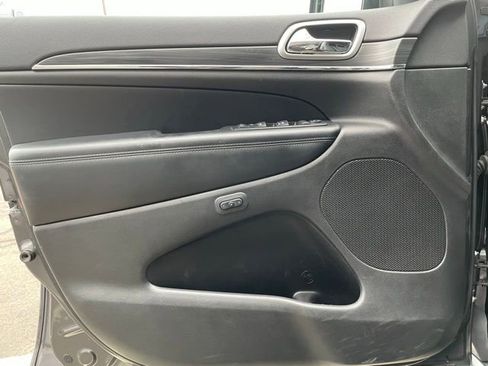 Used 2019 Jeep Grand Cherokee Limited image 9