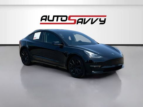 Used 2023 Tesla Model 3 Standard Range RWD image 1