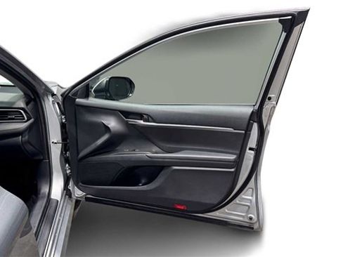 Used 2024 Toyota Camry LE image 11