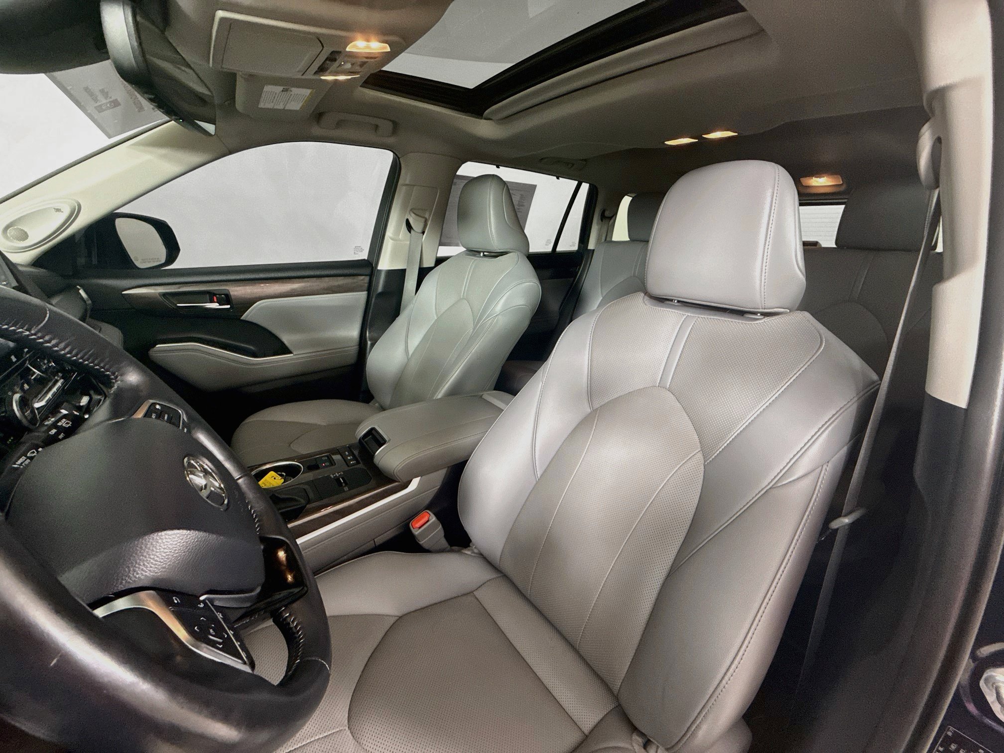 Certified 2021 Toyota Highlander Limited AWD/4WD image 22