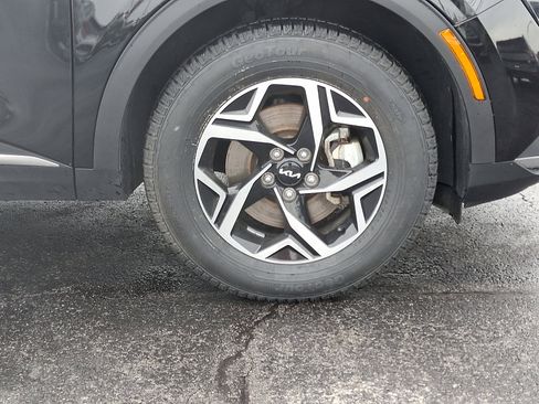 Used 2023 Kia Sportage LX image 9