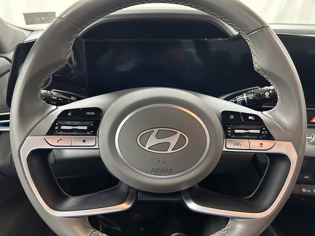 Used 2025 Hyundai Elantra SEL FWD image 19
