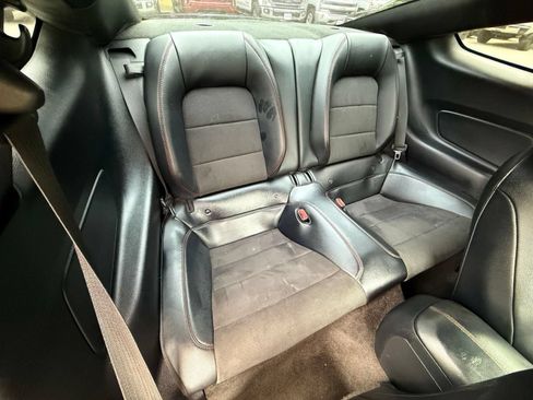 Used 2017 Ford Mustang GT Premium w/ Equipment Group 401A RWD image 22