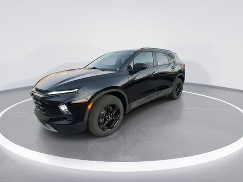 Used 2023 Chevrolet Blazer LT w/ Convenience Package FWD image 4