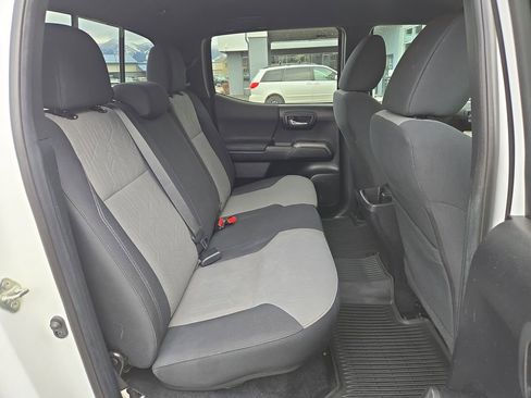 Used 2020 Toyota Tacoma TRD Off-Road image 16