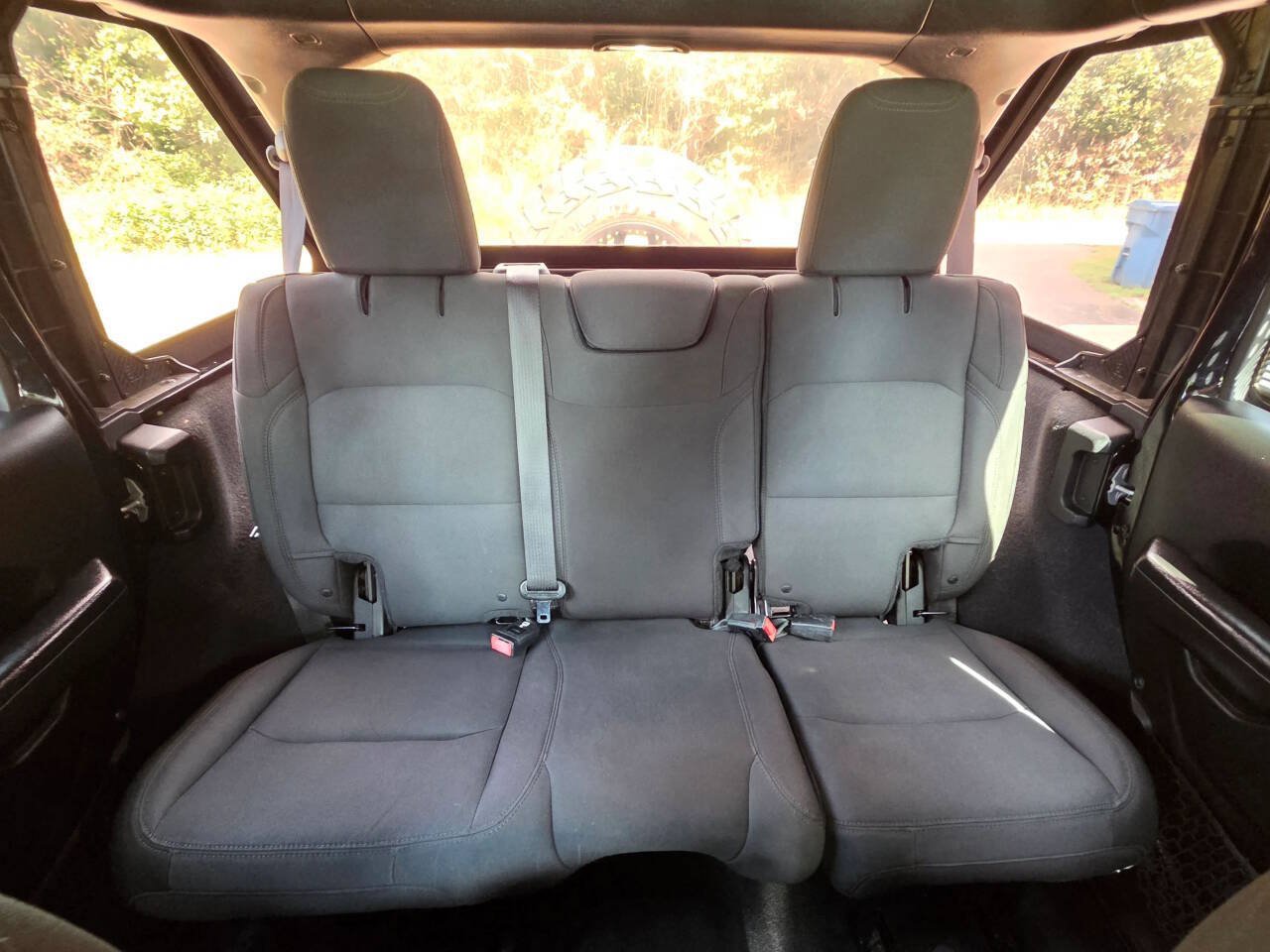 Used 2018 Jeep Wrangler Unlimited Sport S AWD/4WD image 16