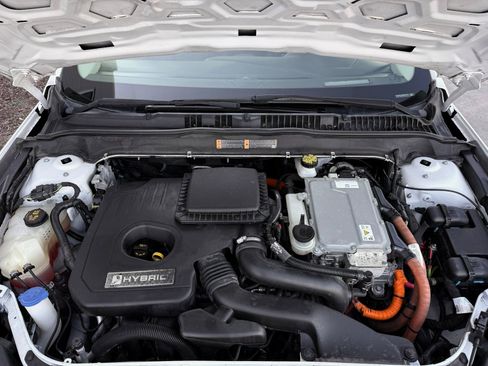 Used 2018 Ford Fusion SE w/ Equipment Group 602A FWD image 31