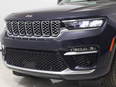 Used 2023 Jeep Grand Cherokee Summit w/ Luxury Tech Group V image 58