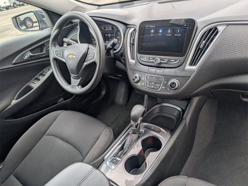 Used 2023 Chevrolet Malibu LT image 8