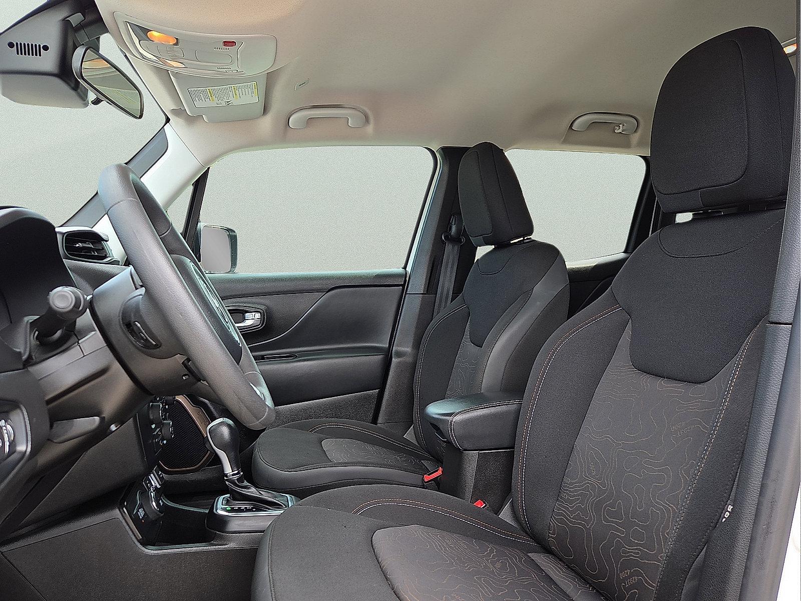 Used 2023 Jeep Renegade Latitude AWD/4WD image 14