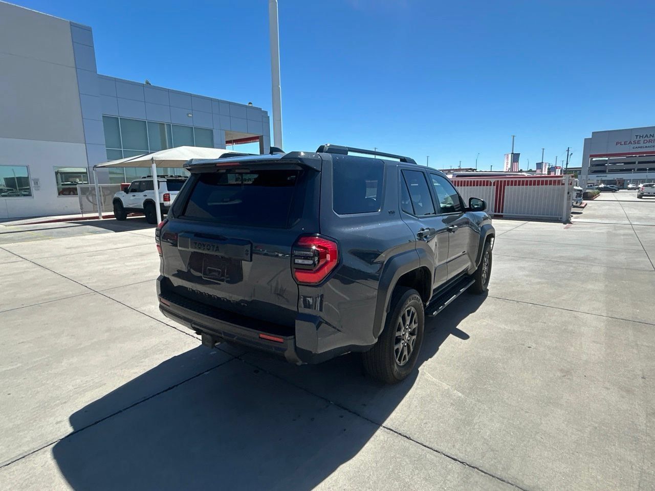Used 2025 Toyota 4Runner SR5 AWD/4WD image 4