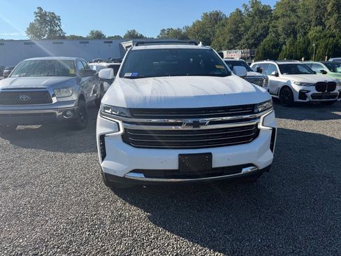 Used 2022 Chevrolet Tahoe LT w/ LT Signature Package AWD/4WD image 2