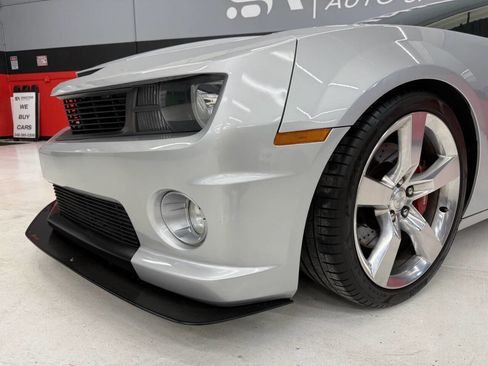 Used 2010 Chevrolet Camaro SS RWD image 4