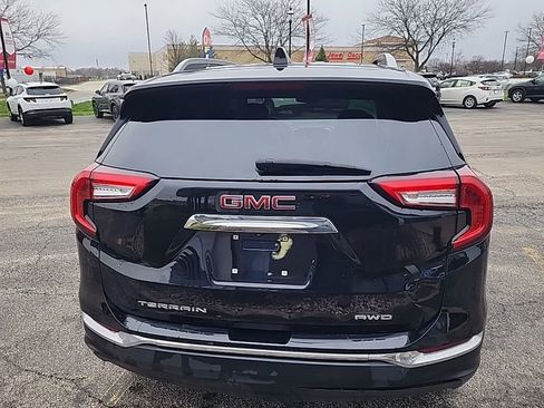 Used 2024 GMC Terrain SLT image 11