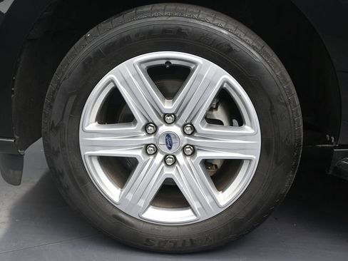 Used 2020 Ford Expedition XLT w/ Equipment Group 202A image 9