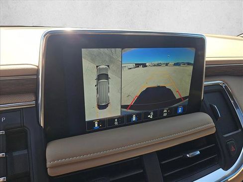 Used 2024 Chevrolet Suburban Premier w/ Premium Package RWD image 21