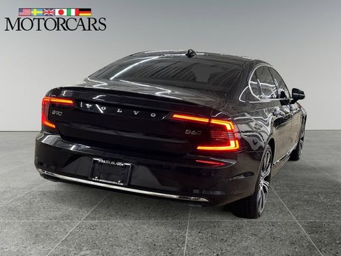 Certified 2025 Volvo S90 B6 Ultra w/ Lounge Package image 3
