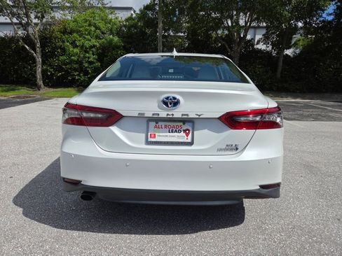 Used 2021 Toyota Camry XLE w/ Navigation Upgrade Package FWD image 10