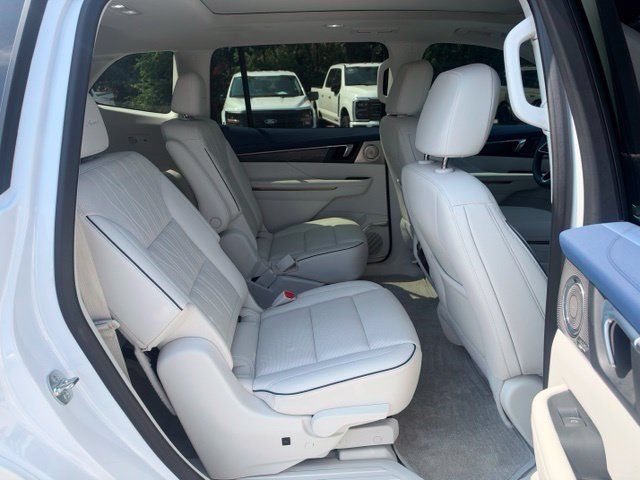 Used 2025 Buick Enclave Avenir w/ Trailering Package, 5000 lbs. FWD image 10