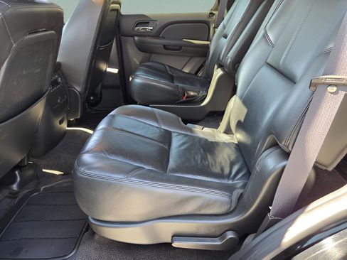 Used 2011 Chevrolet Tahoe LT w/ Luxury Package image 11