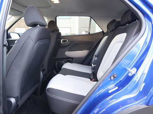 Used 2025 Hyundai Venue SEL image 27