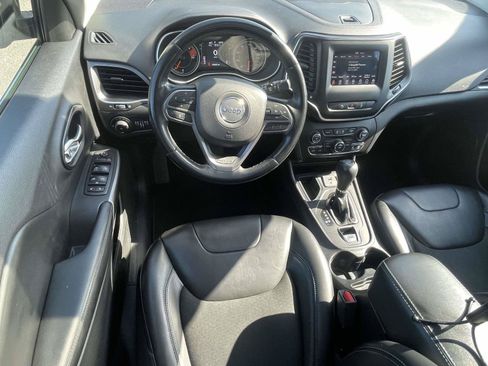 Used 2021 Jeep Cherokee Latitude Plus w/ Sun & Sound Group FWD image 11