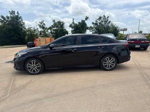 Used 2023 Kia Forte GT-Line w/ GT-Line Premium Package FWD image 2
