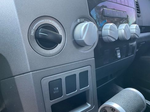 Used 2010 Toyota Tundra 4x4 Double Cab image 33