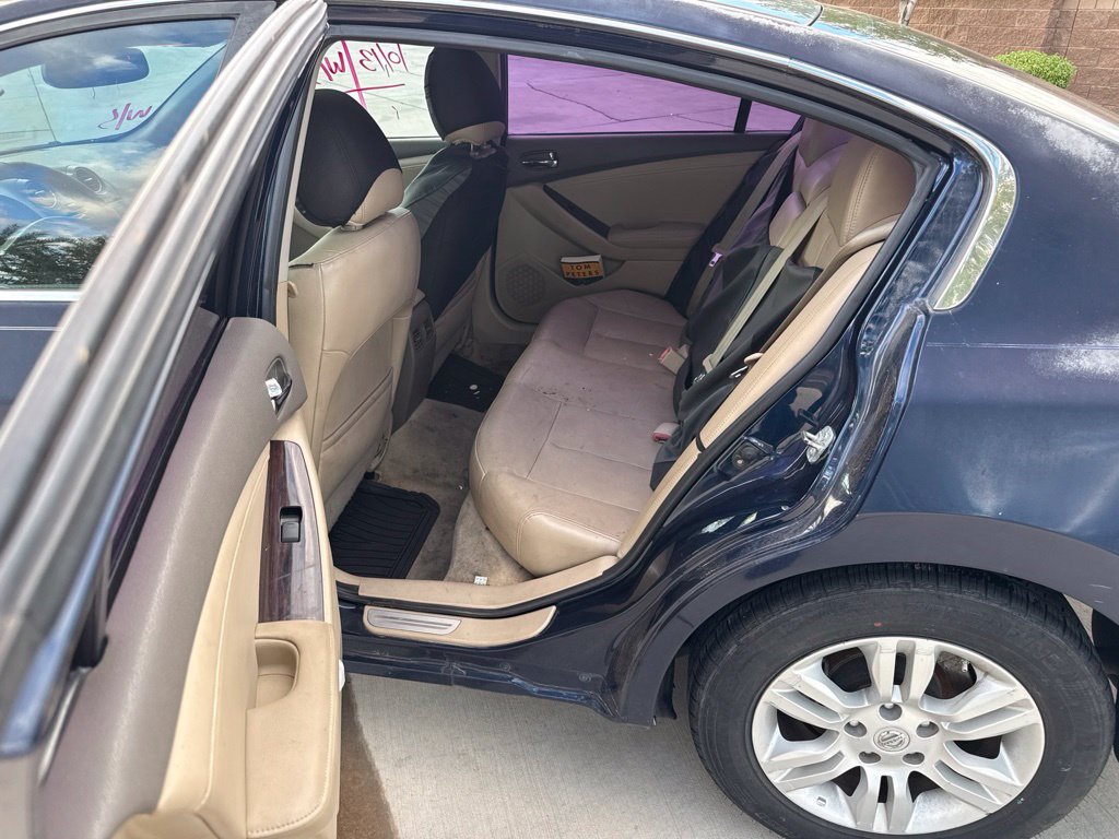 Used 2011 Nissan Altima 2.5 SL w/ 2.5SL Pkg FWD image 7