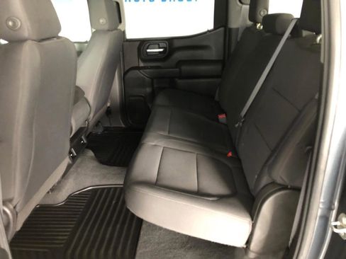 Used 2020 Chevrolet Silverado 1500 Custom w/ Custom Value Package AWD/4WD image 8