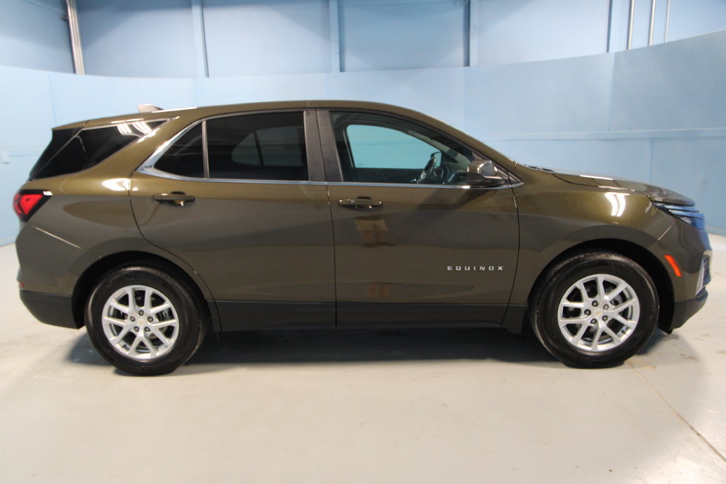 Used 2024 Chevrolet Equinox LT w/ LPO, Floor Liner Package FWD image 31