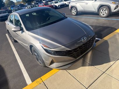 Used 2023 Hyundai Elantra SEL w/ Preferred Accessory Package