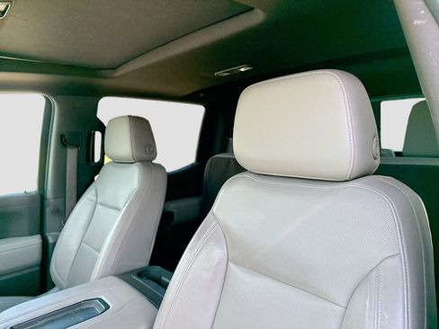 Used 2020 GMC Sierra 1500 SLT RWD image 10