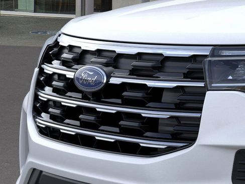 New 2025 Ford Explorer Active image 17