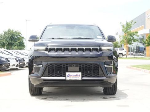 New 2026 Jeep Grand Wagoneer Limited AWD/4WD image 2