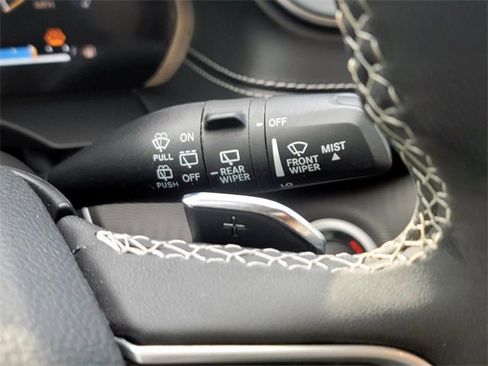 Used 2023 Jeep Grand Cherokee Laredo X image 18