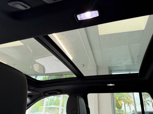 Used 2021 Chevrolet Tahoe Premier w/ Premium Package RWD image 15