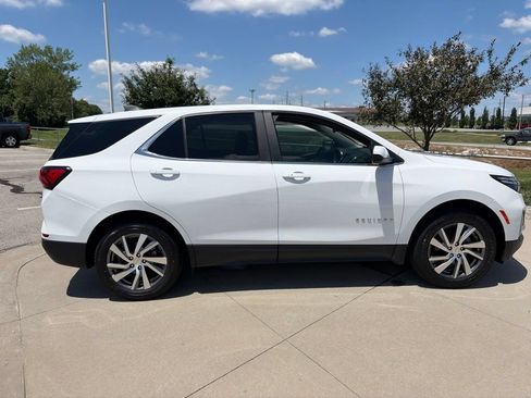 Used 2022 Chevrolet Equinox LT AWD/4WD image 17